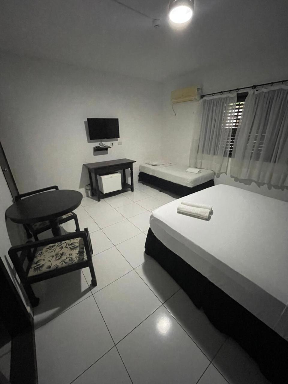 Cr Hotel Bueno - Antigo Hotel Serras De Goyaz 戈亚尼亚 外观 照片 A room at the hotel