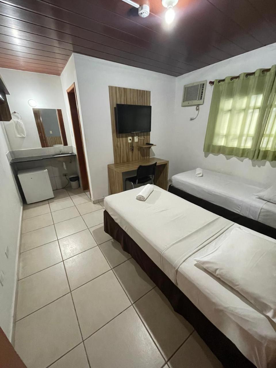 Cr Hotel Bueno - Antigo Hotel Serras De Goyaz 戈亚尼亚 外观 照片 A room at the hotel