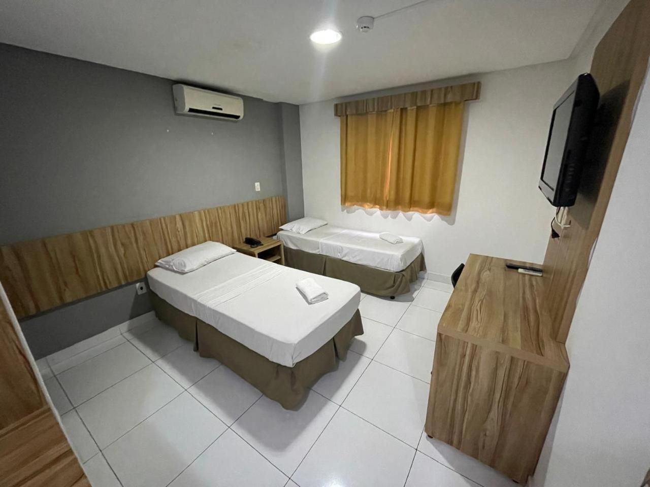 Cr Hotel Bueno - Antigo Hotel Serras De Goyaz 戈亚尼亚 外观 照片