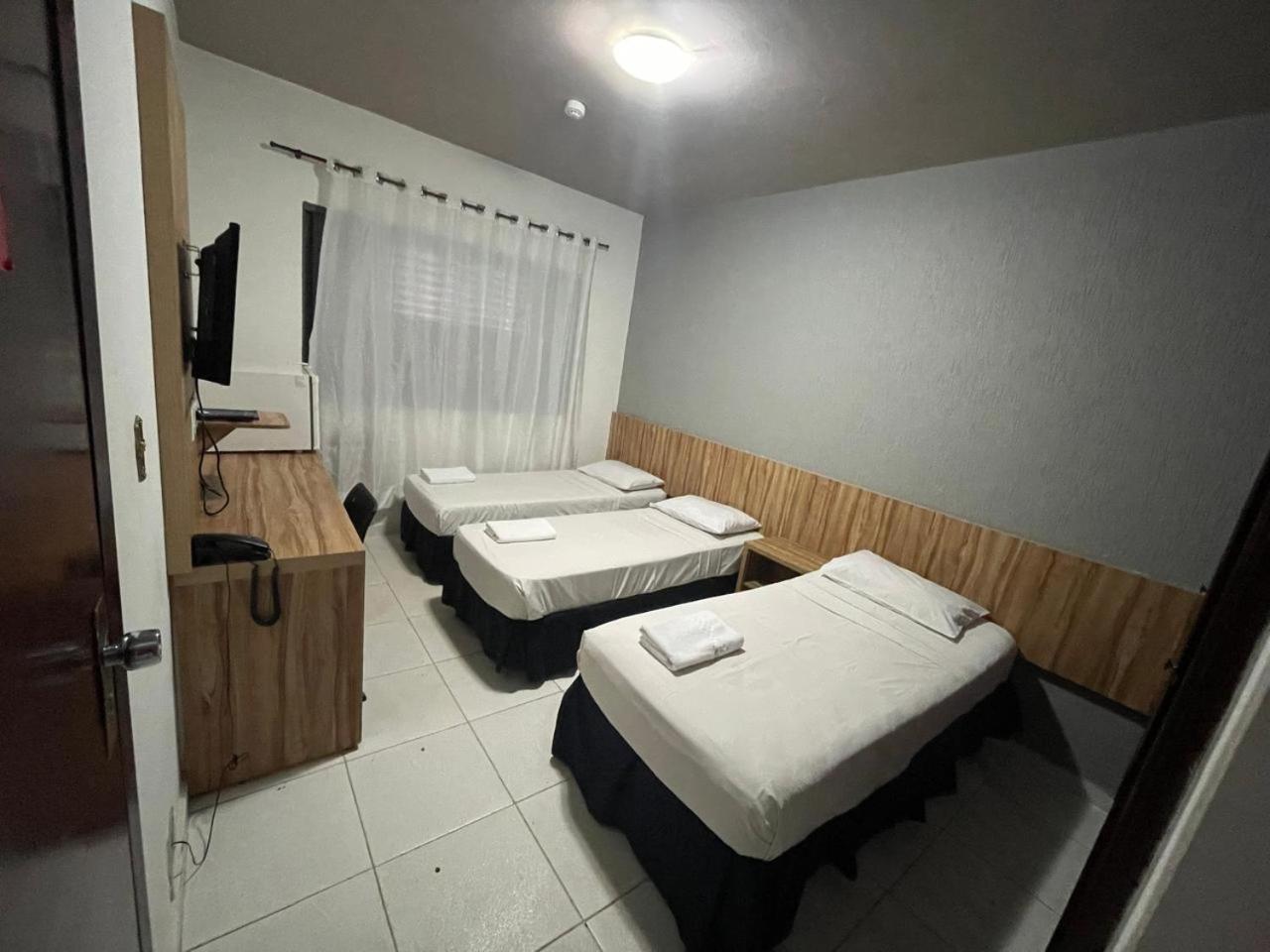 Cr Hotel Bueno - Antigo Hotel Serras De Goyaz 戈亚尼亚 外观 照片 A room at a motel in Brazil