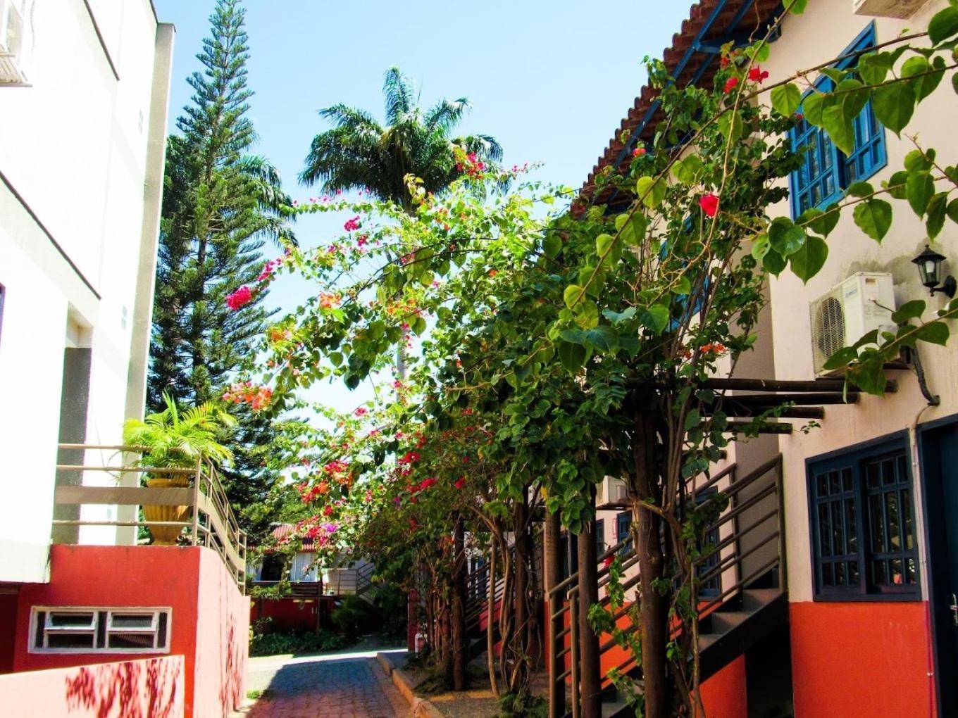 Cr Hotel Bueno - Antigo Hotel Serras De Goyaz 戈亚尼亚 外观 照片 A street in the historic center of Florianópolis