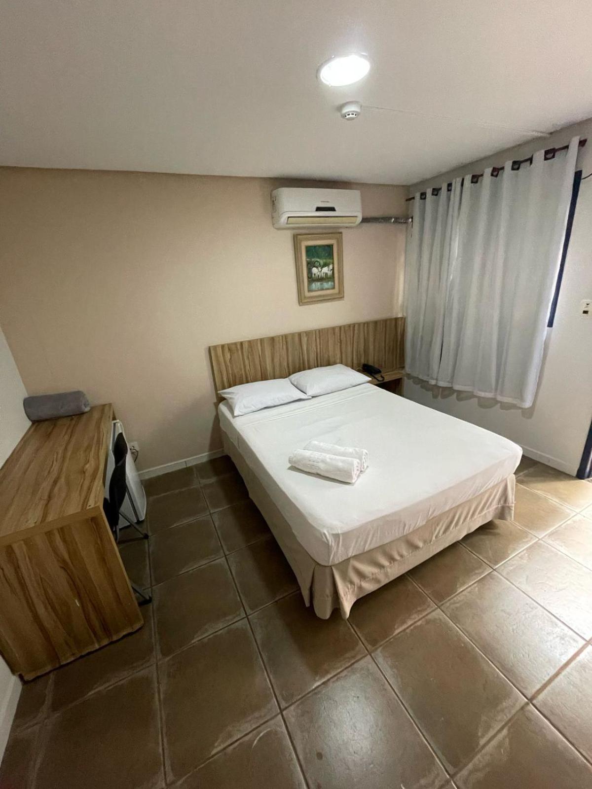 Cr Hotel Bueno - Antigo Hotel Serras De Goyaz 戈亚尼亚 外观 照片 A room at the hotel