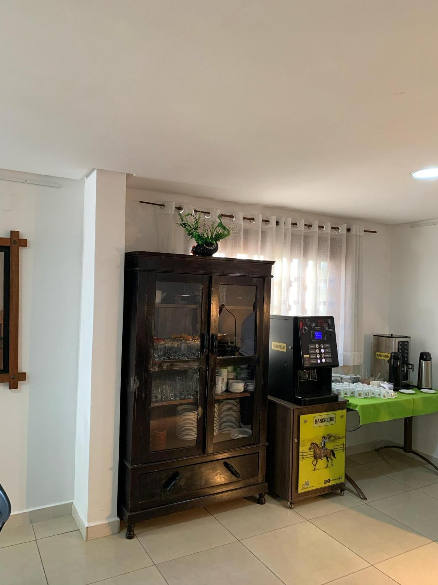 Cr Hotel Bueno - Antigo Hotel Serras De Goyaz 戈亚尼亚 外观 照片